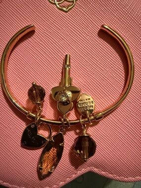Rare NEW Henri Bendel- 6 Charm Bangle Bracelet with Brown Crystal Accents